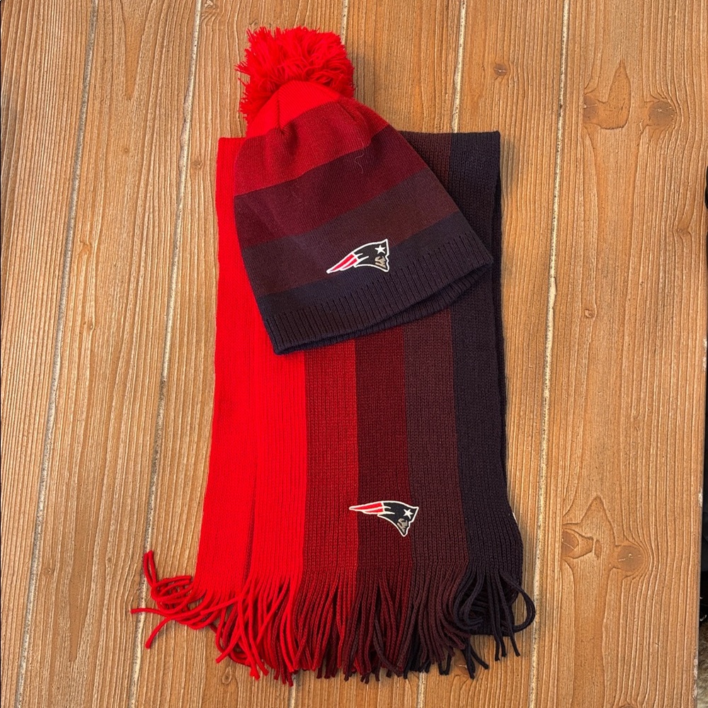 Wear by Erin Andrew's Patriots Scarf and Hat Set